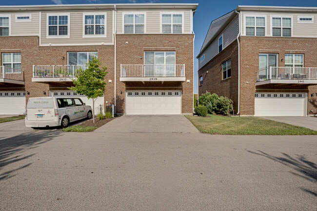 Building Photo - 2939 Showplace Dr