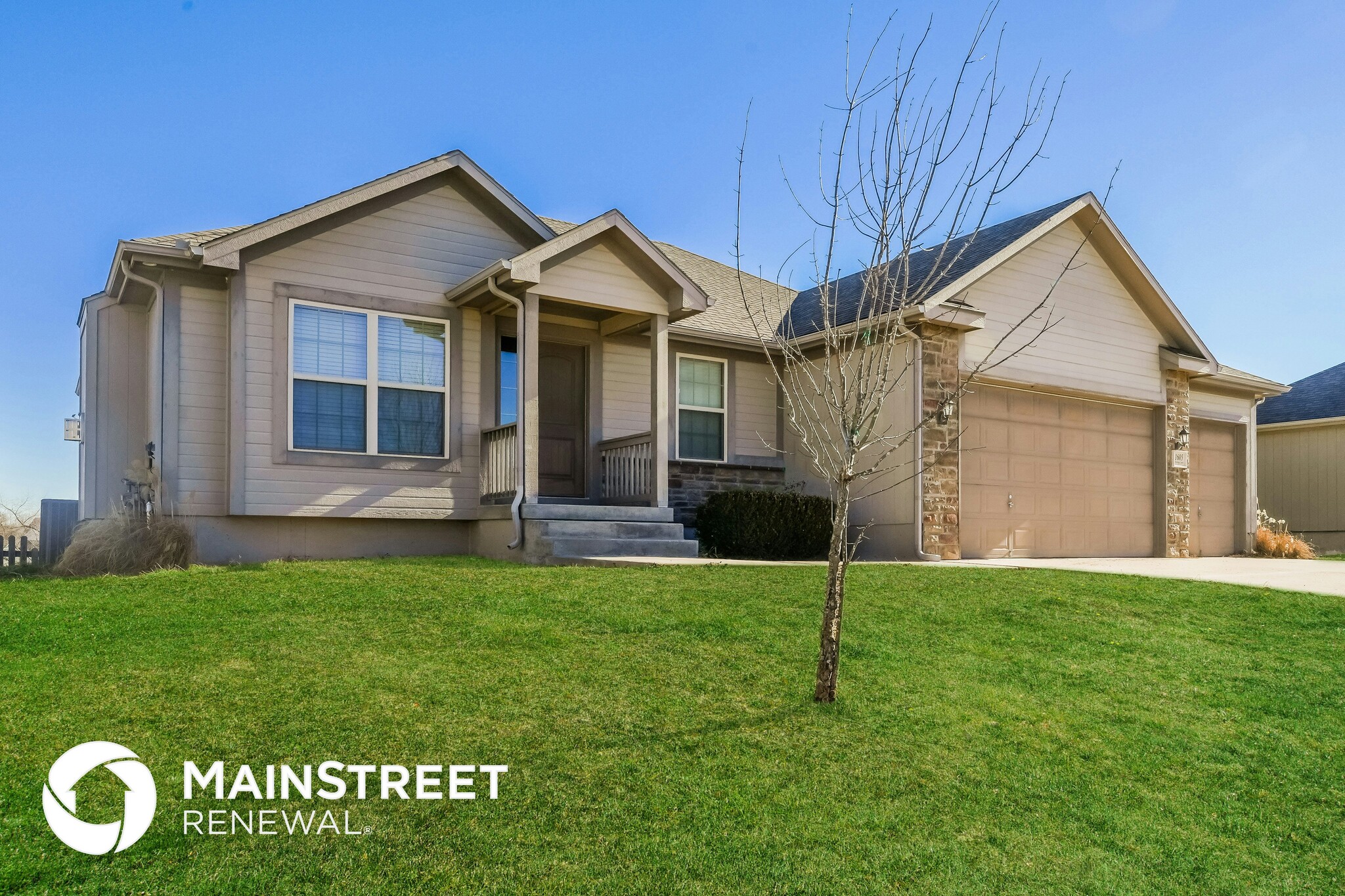 Building Photo - 1605 Fairway Ct