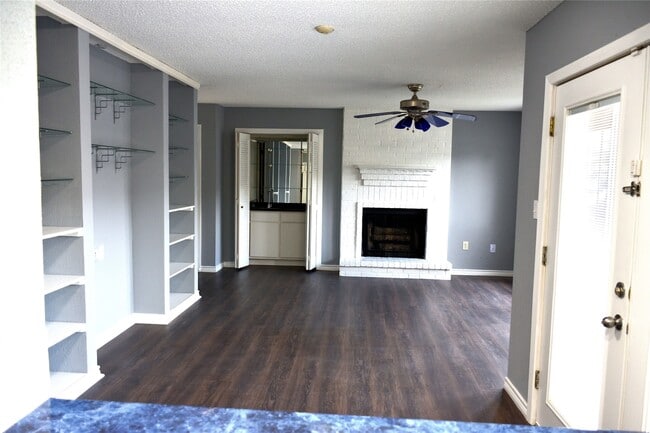 Building Photo - 250 El Dorado Blvd