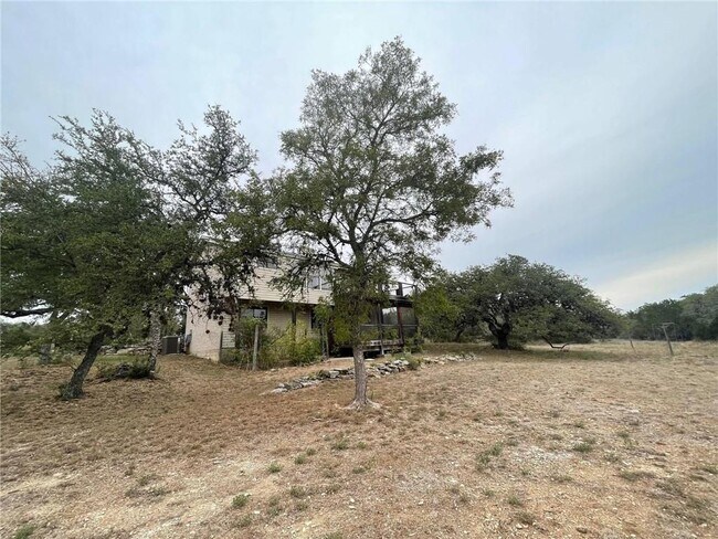 Building Photo - 210 Oak Springs Dr