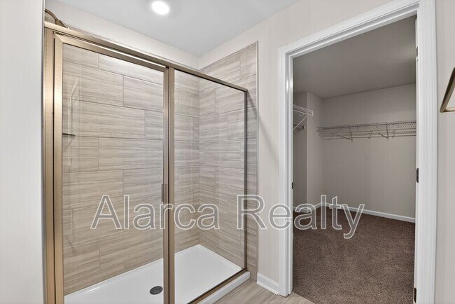 Building Photo - 7172 Sylvan Retreat Dr