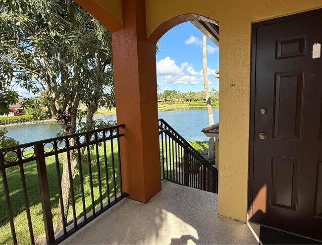 Building Photo - 1005 NE 34th Ave