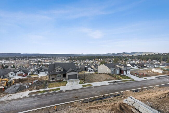 Building Photo - Luxury Four Bedroom with Breathtaking Views