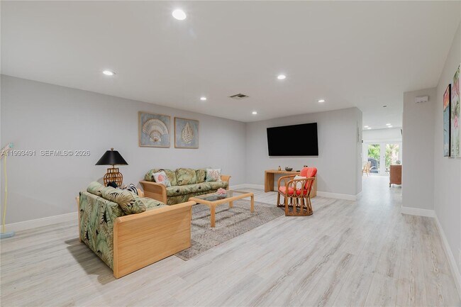 Building Photo - 11320 NW 35th Ct