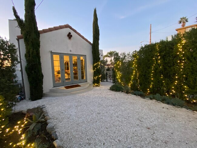 Front Yard - 1521 Parmer Ave