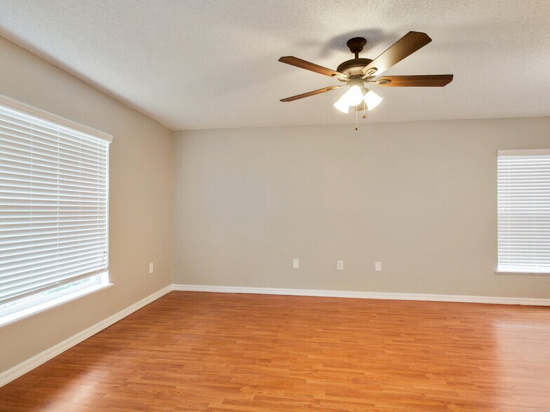 Building Photo - 1626 Corner Meadow Cir