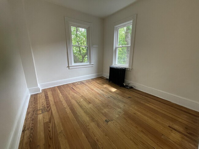 Building Photo - 521 Howard Ave