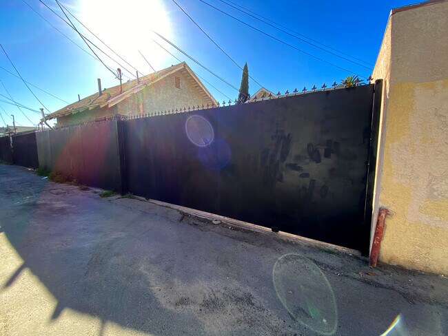 Back Remote Controlled Gate - 4012 S Normandie Ave