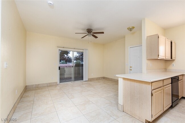 Building Photo - 5650 E Sahara Ave