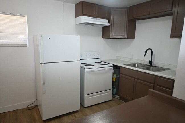 Building Photo - 1610 Marlin Ave