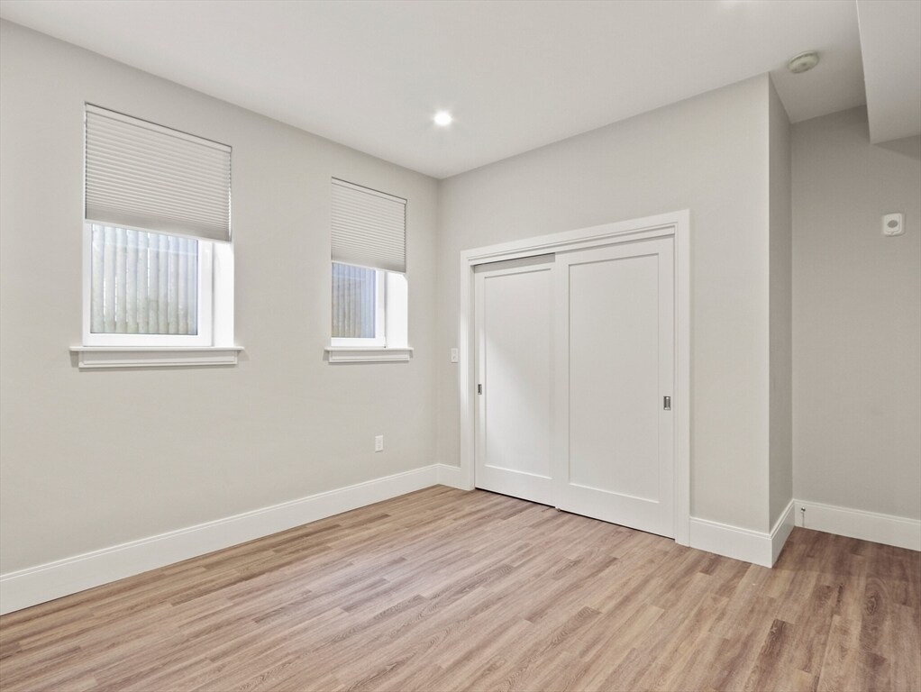 Building Photo - 27 Vinton St