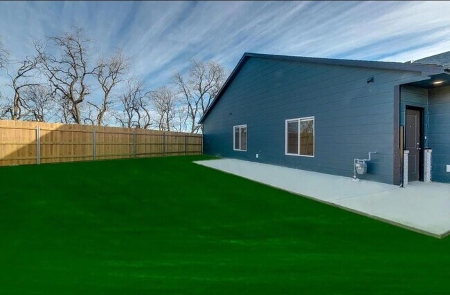 Building Photo - 2344 E Cheyenne Ct