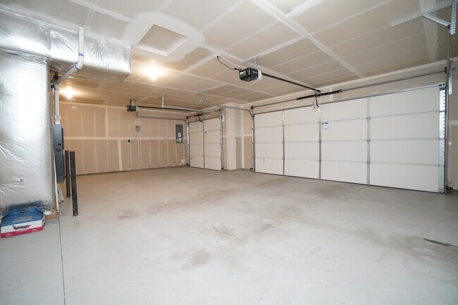 Building Photo - 3067 N Greengate Wy