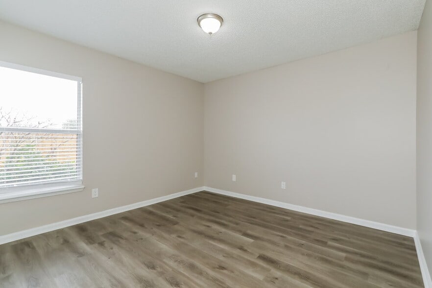 Building Photo - 3143 Fox Squirrel Dr