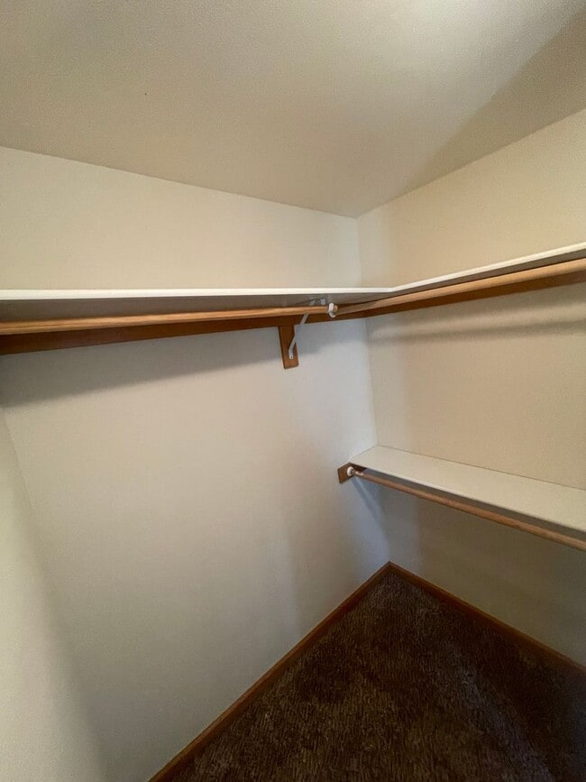Building Photo - 2 Bedroom in Lebanon with Garage and backy...
