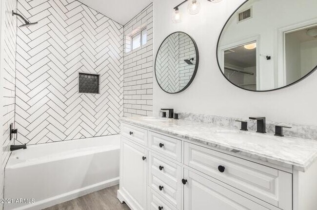 Building Photo - 875 N Ithica Ct