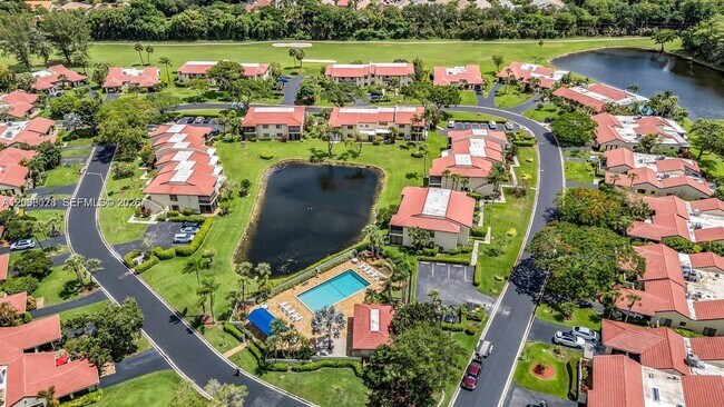 Building Photo - 8535 Casa Del Lago