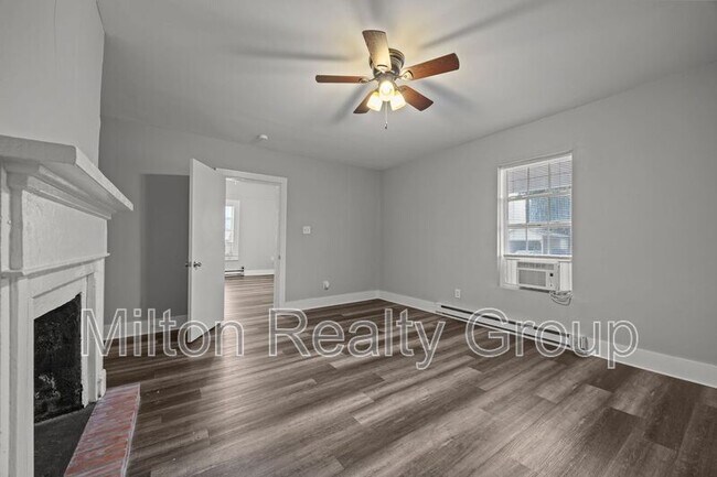 Building Photo - 210 S Elm Ave