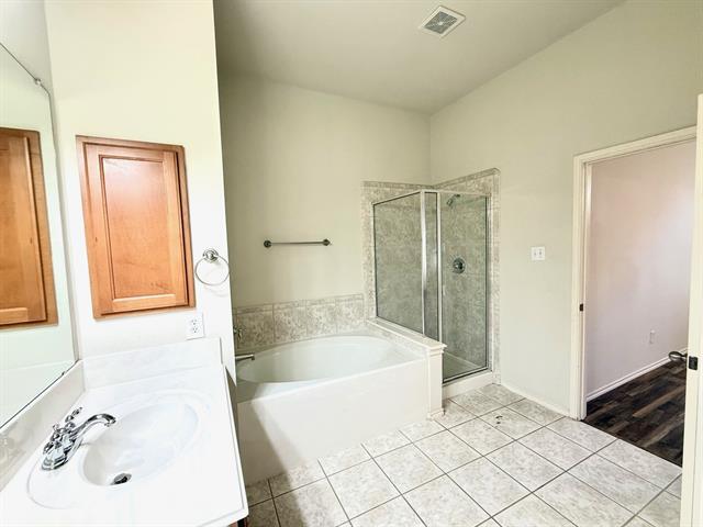 Building Photo - 9200 Clearview Dr