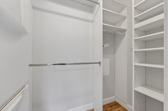 Building Photo - Available Now! Six Minute Walk to Metro, Gorgeous Community!