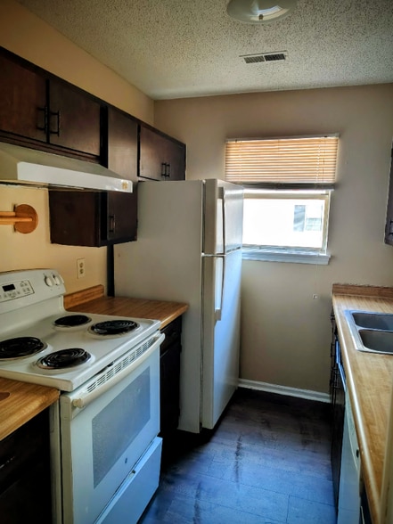 Building Photo - 112 Leila Ln