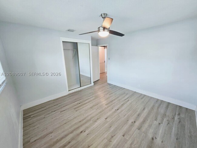 Building Photo - 2500 NE 19th Ave