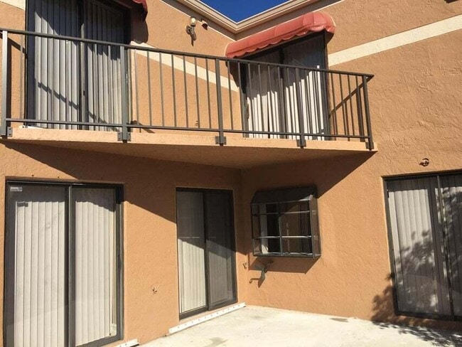 Building Photo - 6142 Seven Springs Blvd