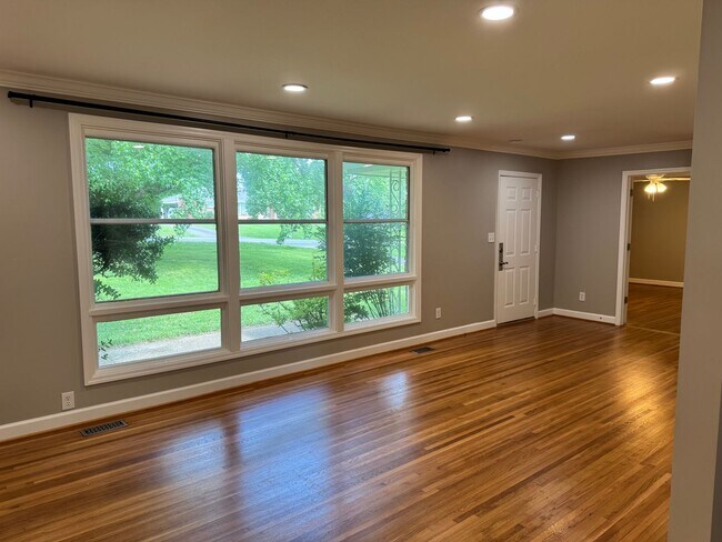Building Photo - Fabulous Crieve Hall 4BR, 3BA Home