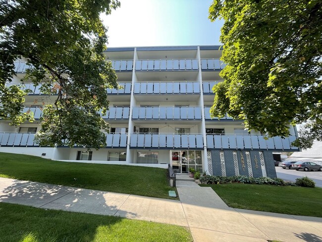 Building Photo - 1070 E 300 S