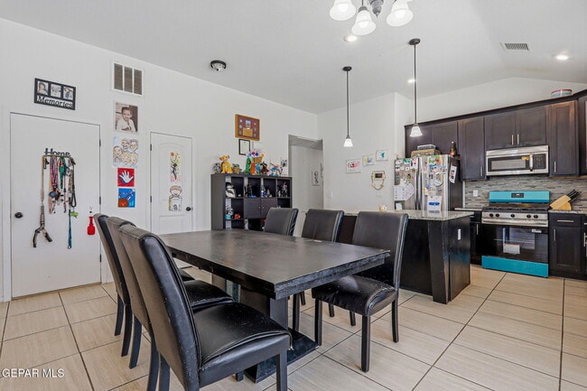 Building Photo - 12748 Tre Maximiliano Ave