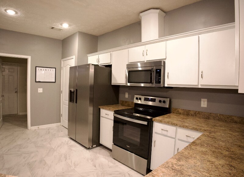 Building Photo - 12 Harding Dr