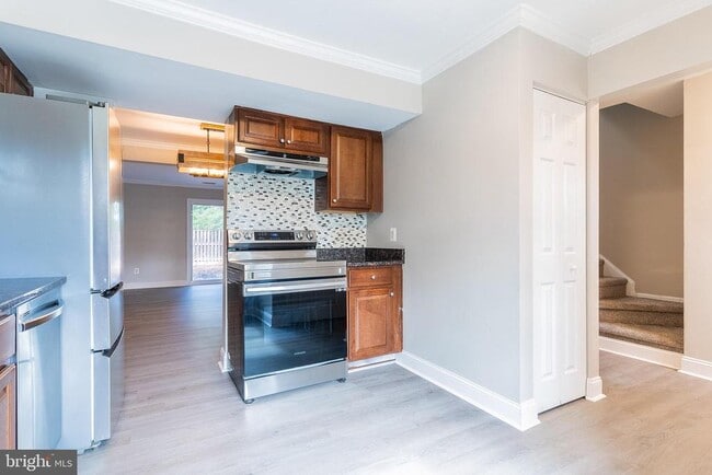 Building Photo - 6584 Yadkin Ct