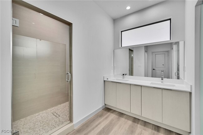 Building Photo - 1024 Halby Ave S