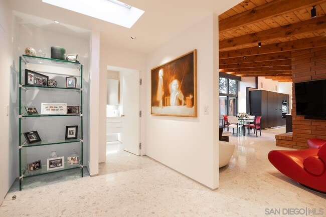 Building Photo - 4478 Hortensia St
