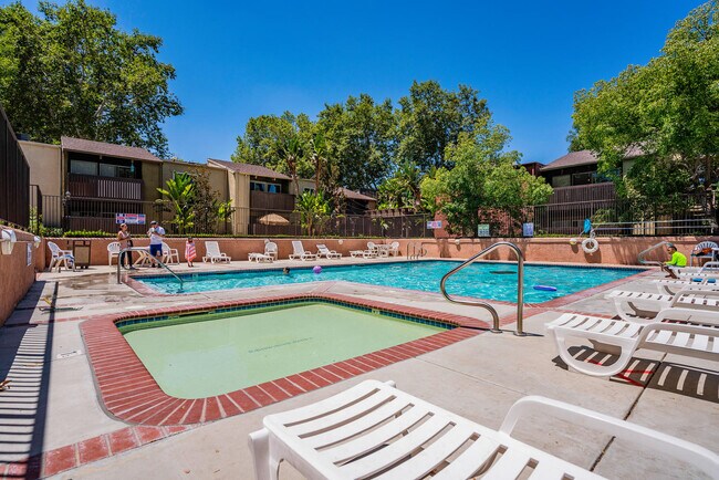 Building Photo - 18350 Hatteras St