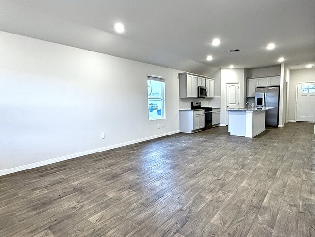 Building Photo - 1305 Middleton Grv