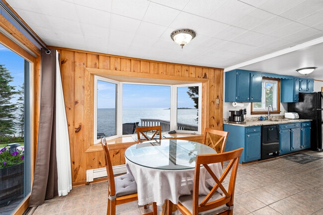 Building Photo - 278 Scenic Dr FURNISHED 4 BR On Lk