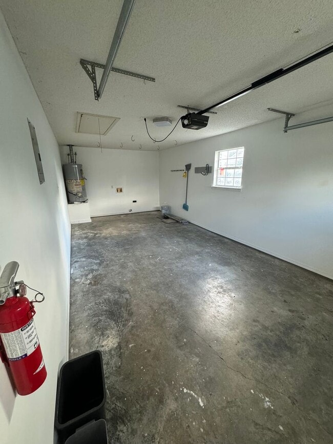 Building Photo - 5408 Old Fort Bayou Rd