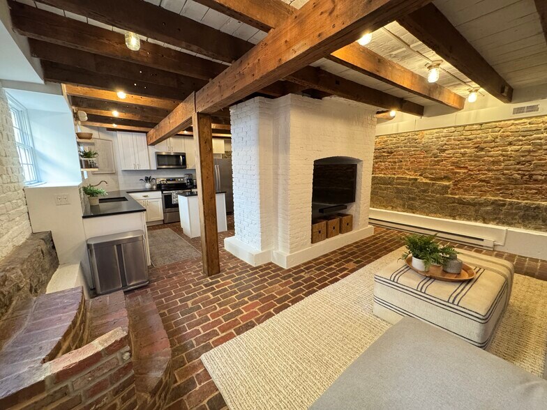 Living Area - 26 East St