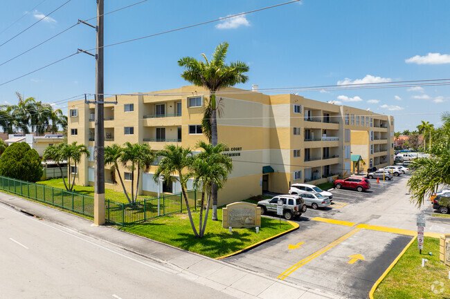 Building Photo - Flamingo Court