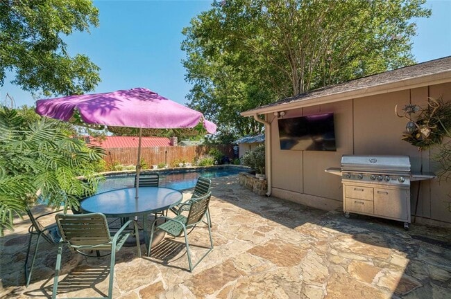 Building Photo - 6903 Moonmont Dr