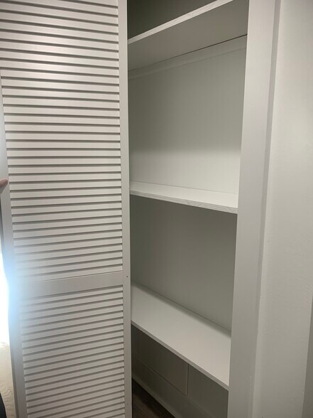 Hallway linen closet - 2532 W Montgomery Ave