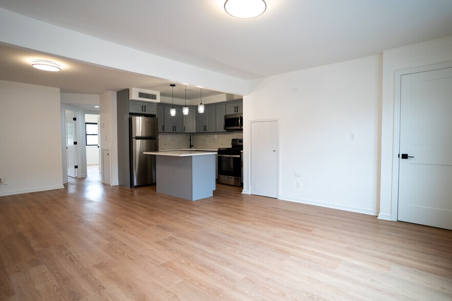 Building Photo - 27 Alan Ter