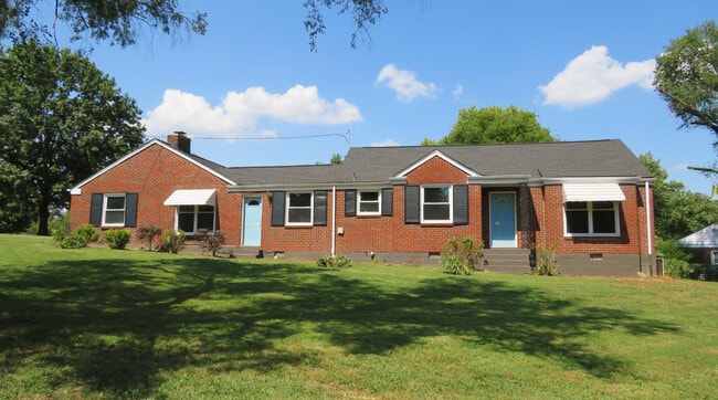 Primary Photo - 2203 Ravenwood Dr