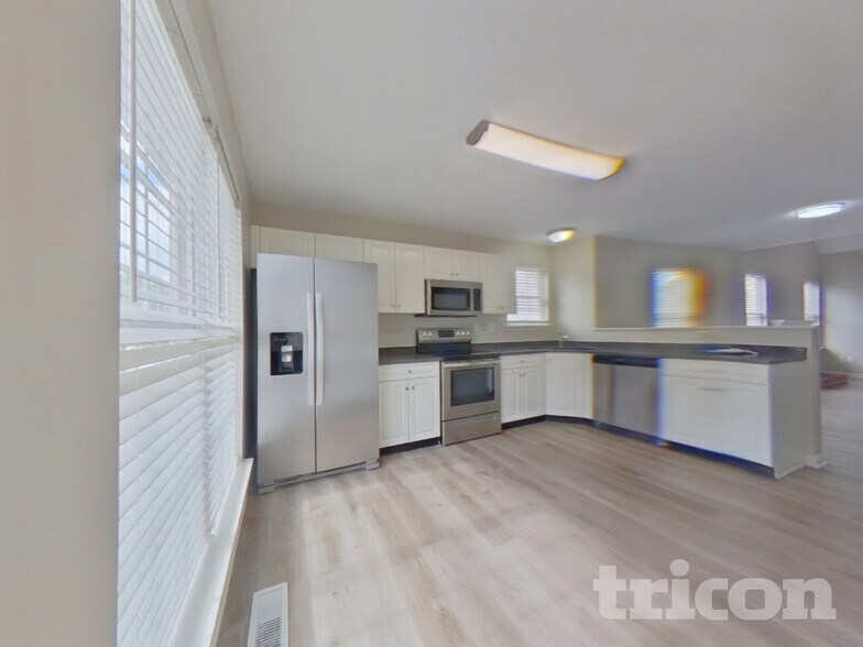 Building Photo - 118 Saddlemount Ln