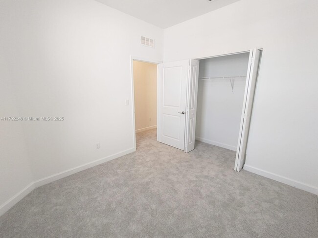 Building Photo - 537 Rivergrass St