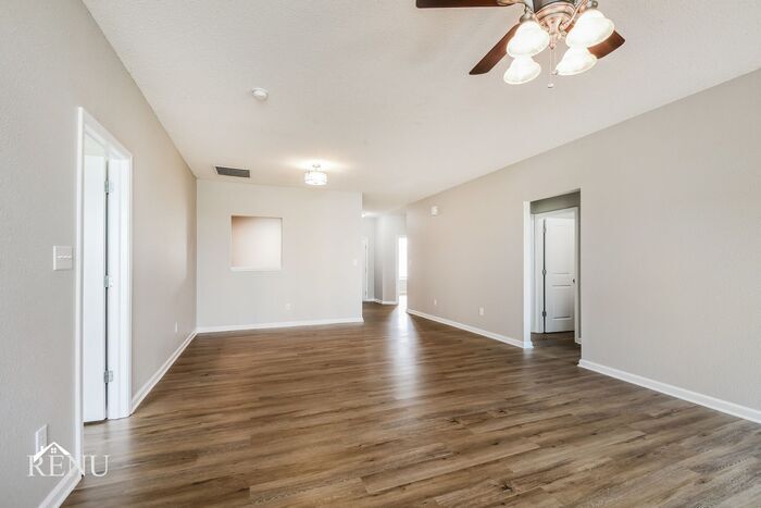 Building Photo - 4258 Amesbury Pl