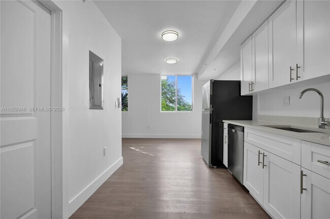 Building Photo - 1620 NW 18th St