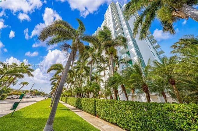 Building Photo - 7928 East Dr