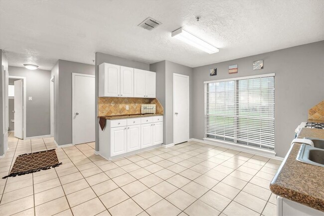 Building Photo - 25706 Glen Loch Dr